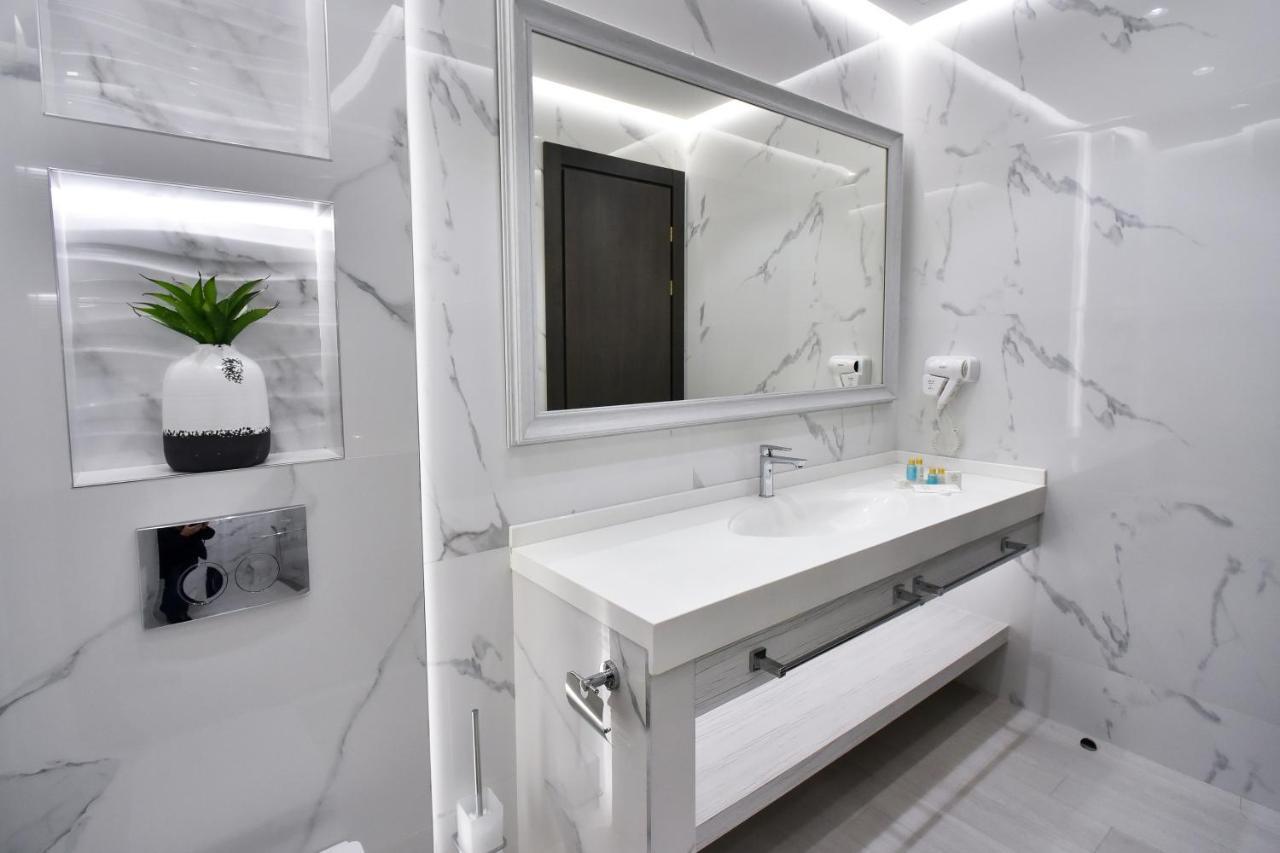 Bourbon Boutique Hotel Jerevan Exteriör bild