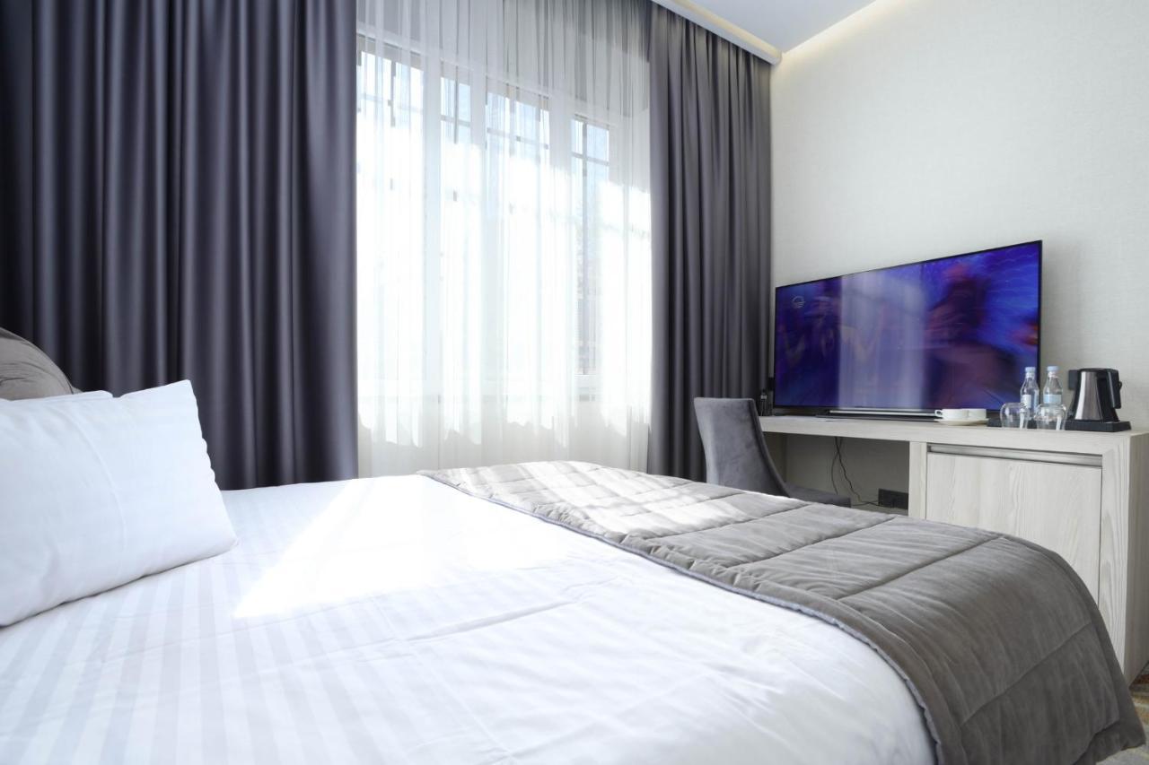 Bourbon Boutique Hotel Jerevan Exteriör bild